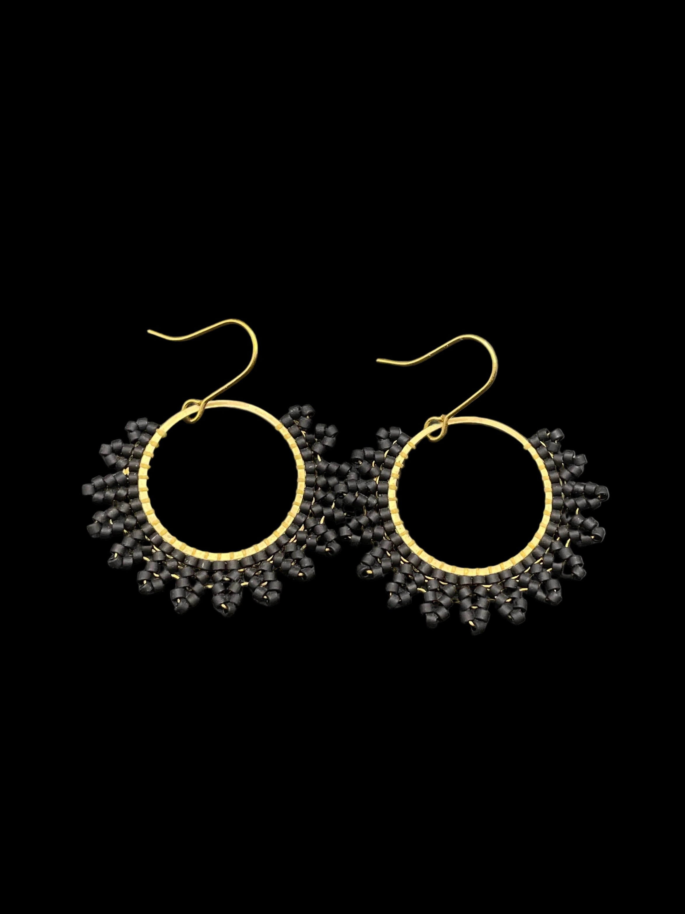 Beaded Earrings - Black circle