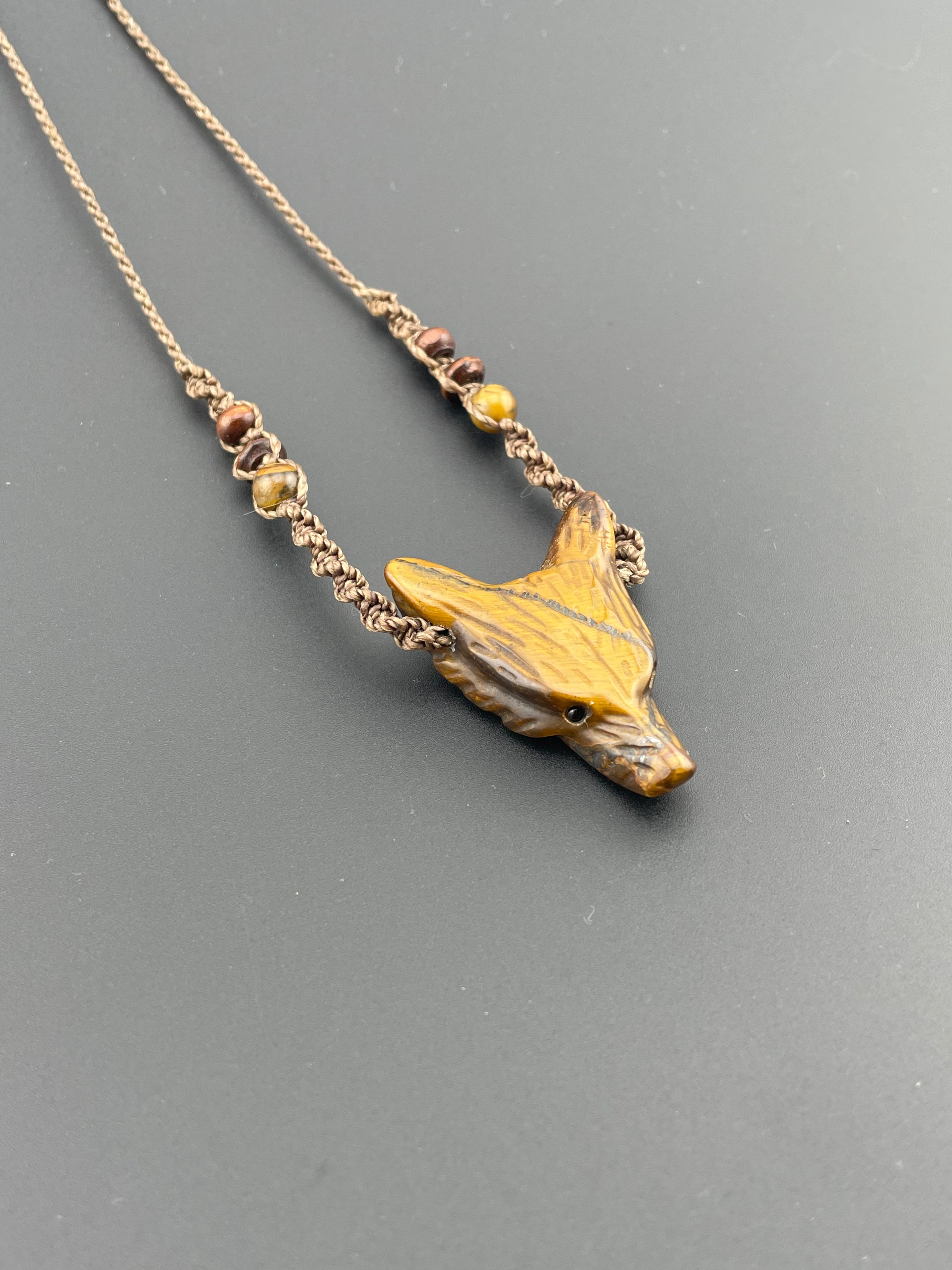Macrame necklace - Tiger Eye Wolf