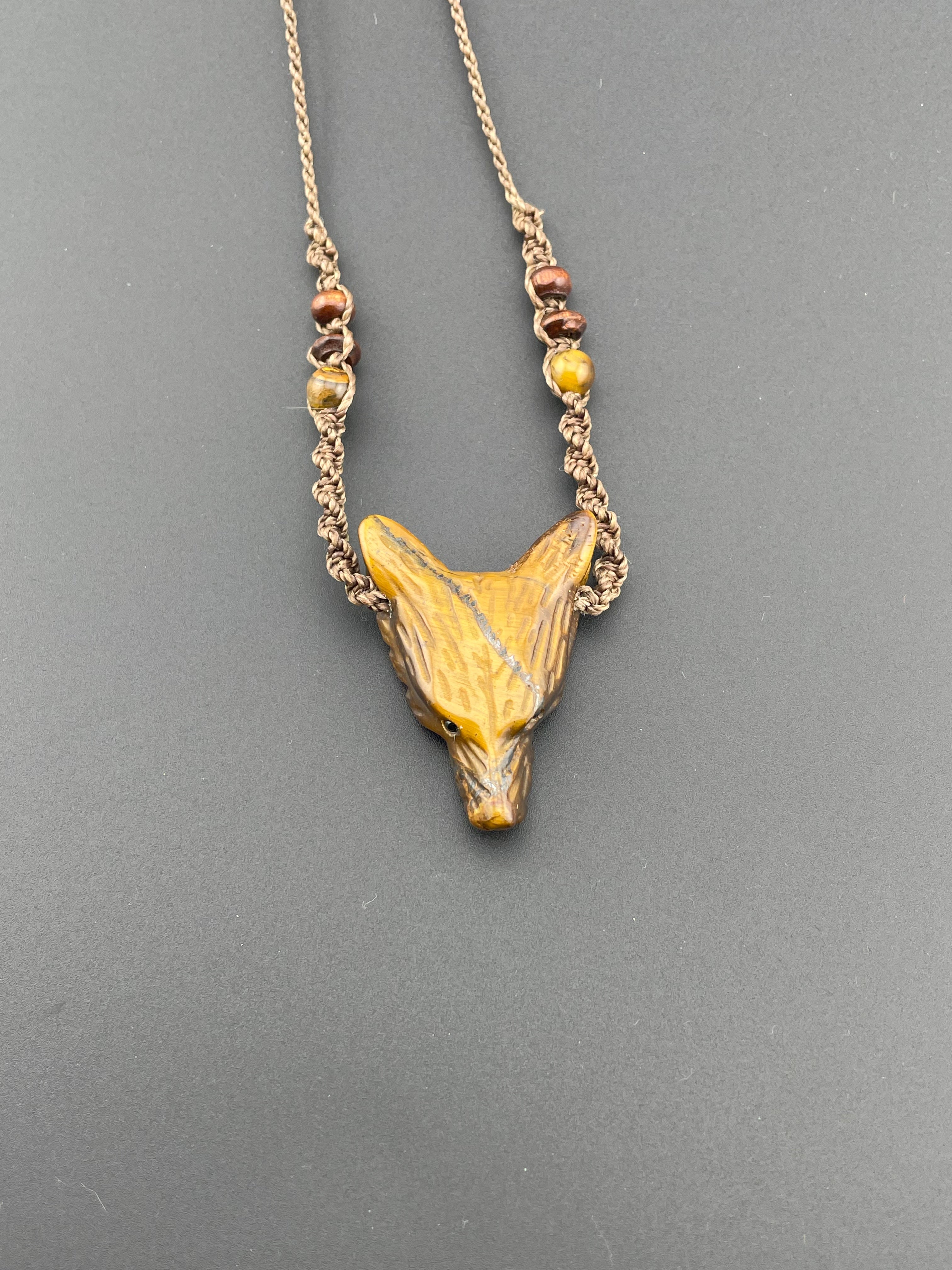 Macrame necklace - Tiger Eye Wolf